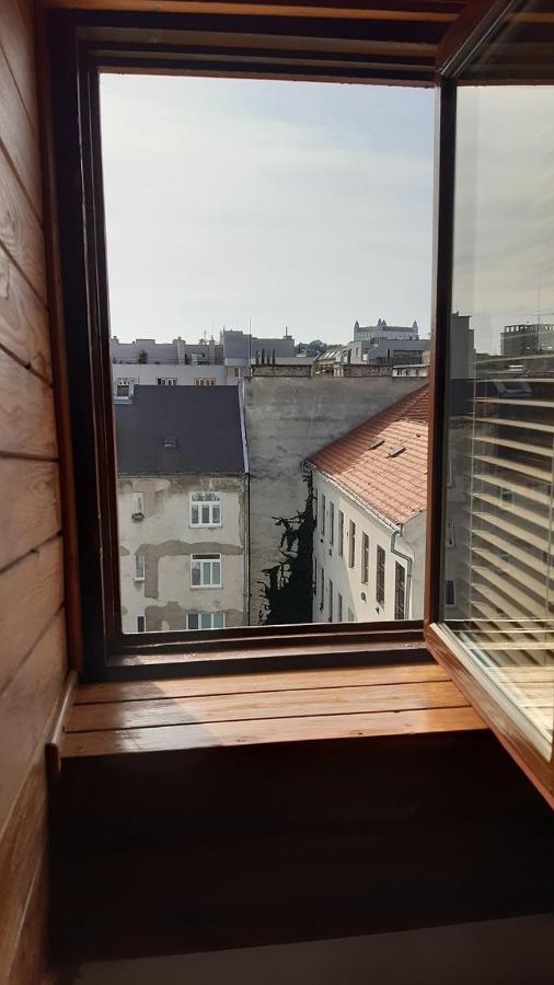Attic Flat In The Center Appartement Bratislava Buitenkant foto