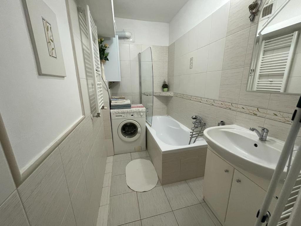 Attic Flat In The Center Appartement Bratislava Buitenkant foto