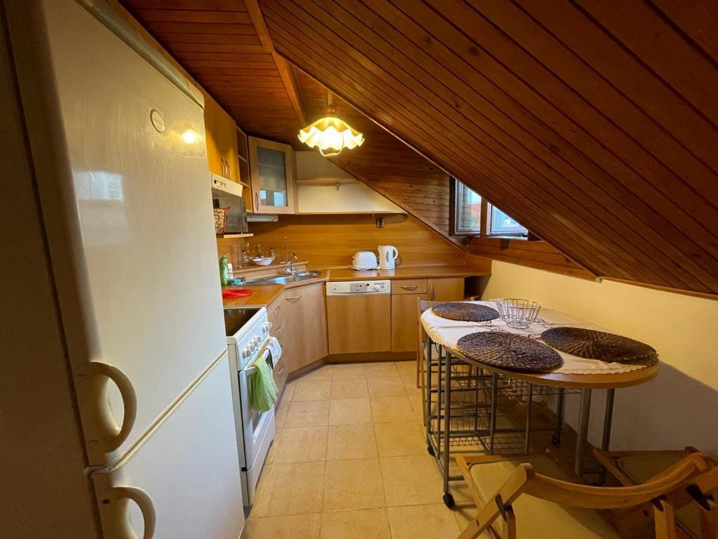 Attic Flat In The Center Appartement Bratislava Buitenkant foto